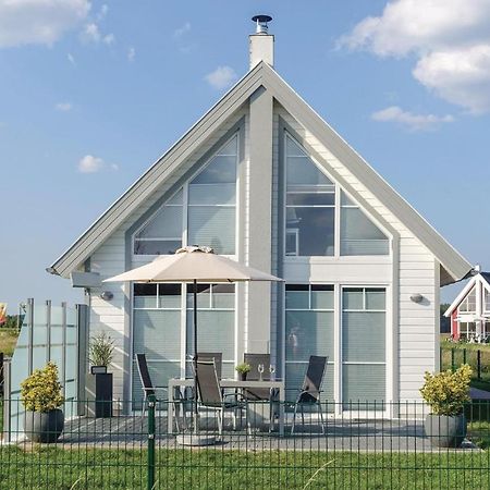 Beach Front Home In Zerpenschleuse With Wifi Екстериор снимка