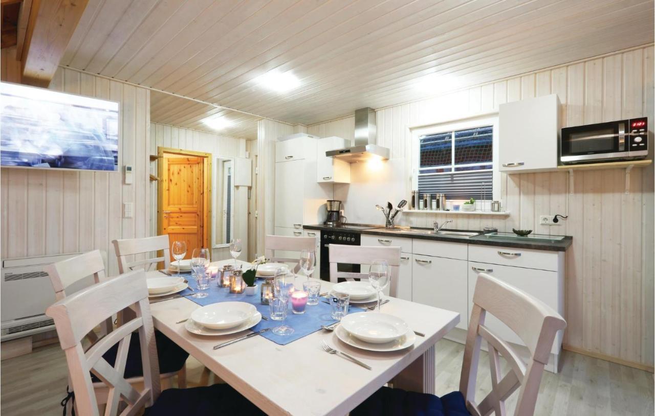 Beach Front Home In Zerpenschleuse With Wifi Екстериор снимка