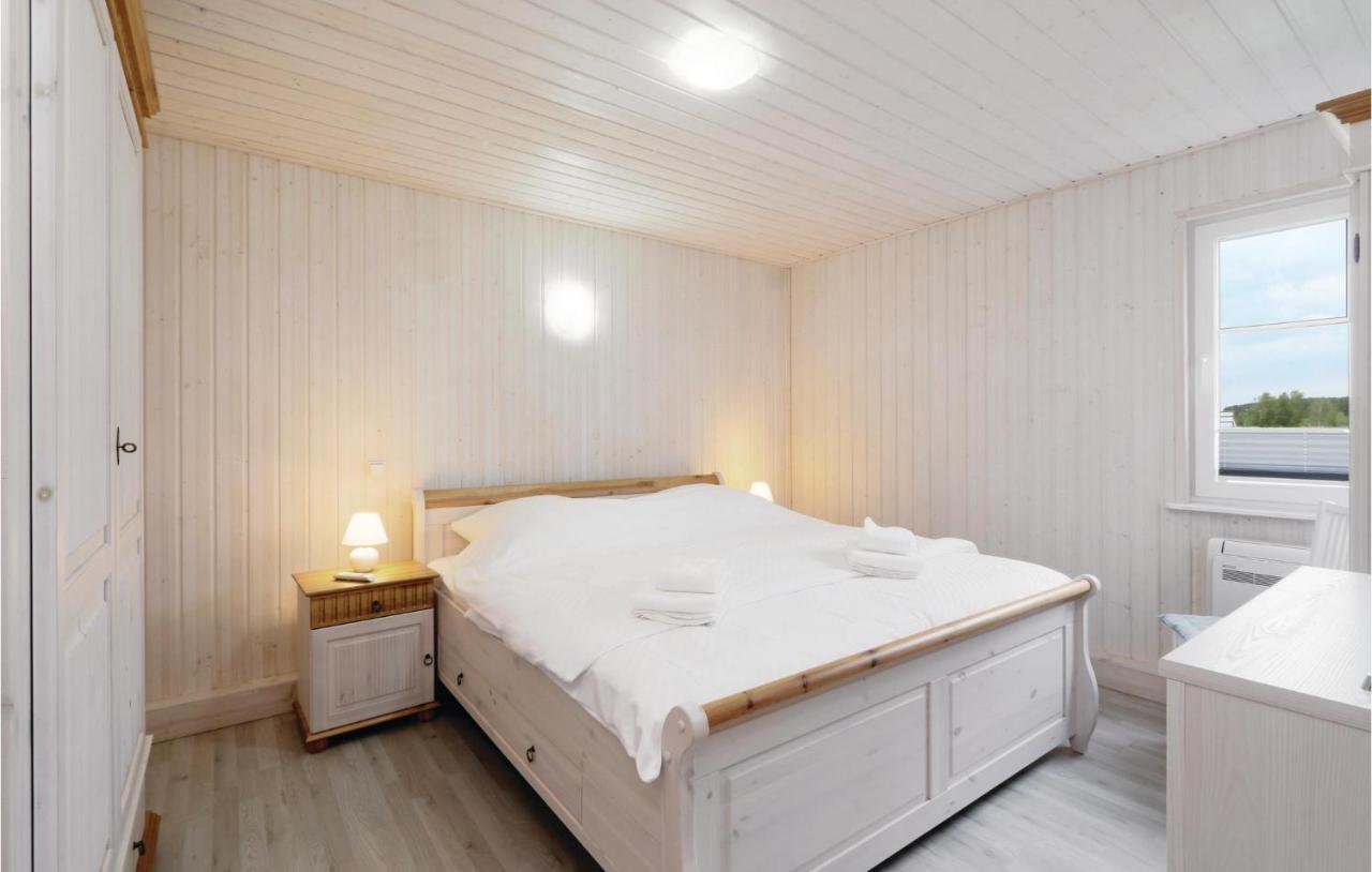 Beach Front Home In Zerpenschleuse With Wifi Екстериор снимка